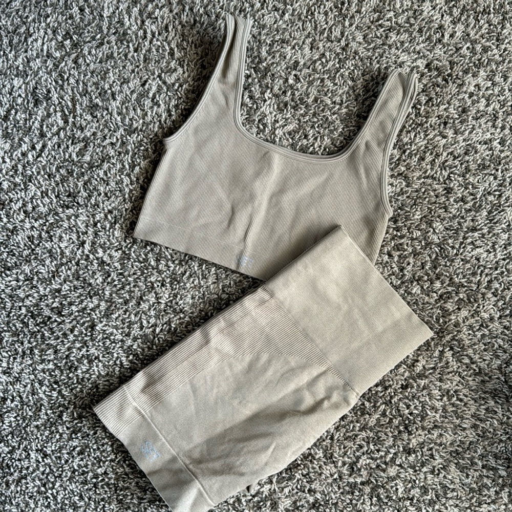 Tan Set Active Set